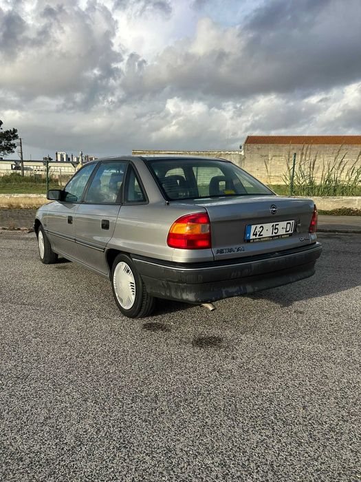 Opel Astra 1.4i Automático