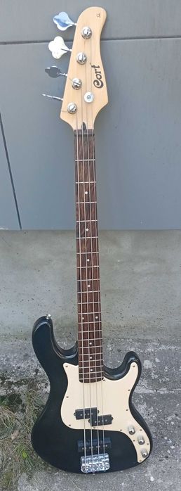 Gitara basowa marki Cort GB-PJ