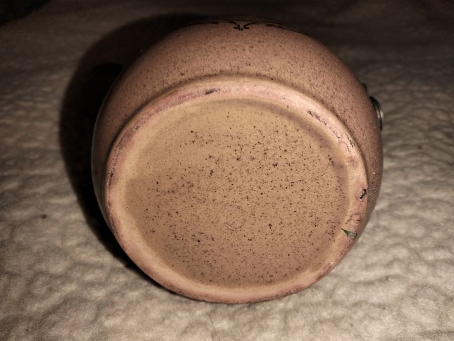 Stary ceramiczny młynek