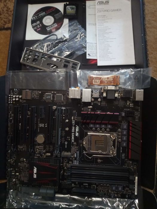 Материнская плата ASUS Z97 Pro Gamer . Комплект .