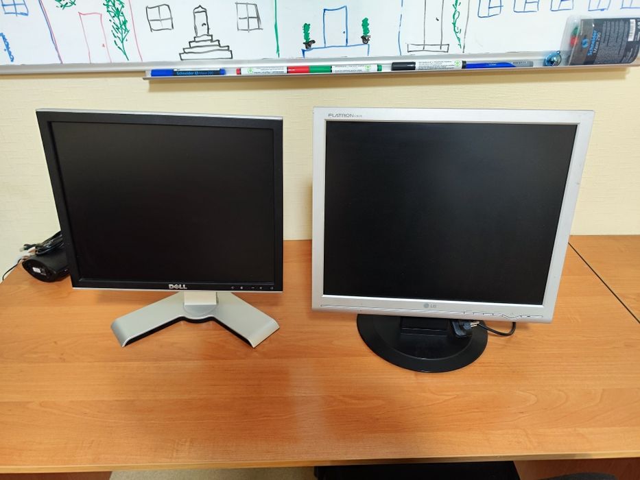 Монітори LG 19 / Dell 19 дюймів