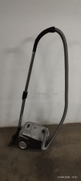 Aspirador Nilfisk, 1600W. Em Loulé.