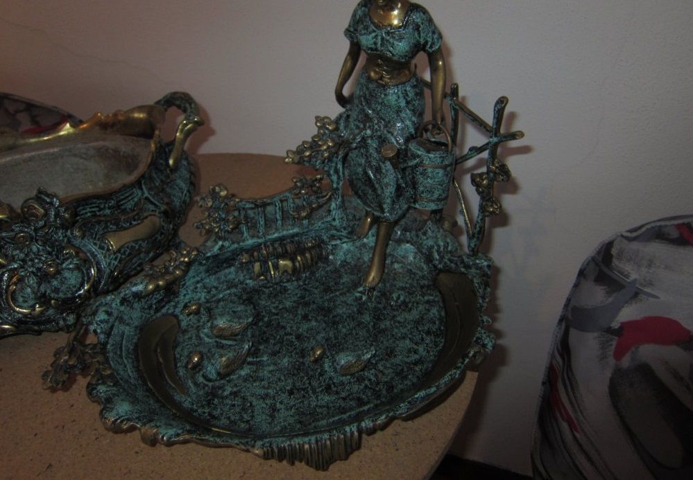 Conjunto de Pato 30 cm porta Flores+Mulher a regar 40 cm+Floreira 40