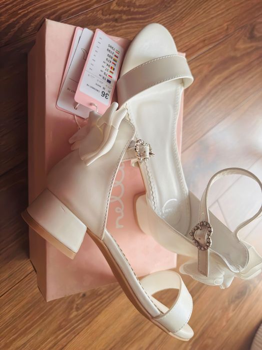 Buty komunijne wizytowe, Nowe Sandały r36 CCC