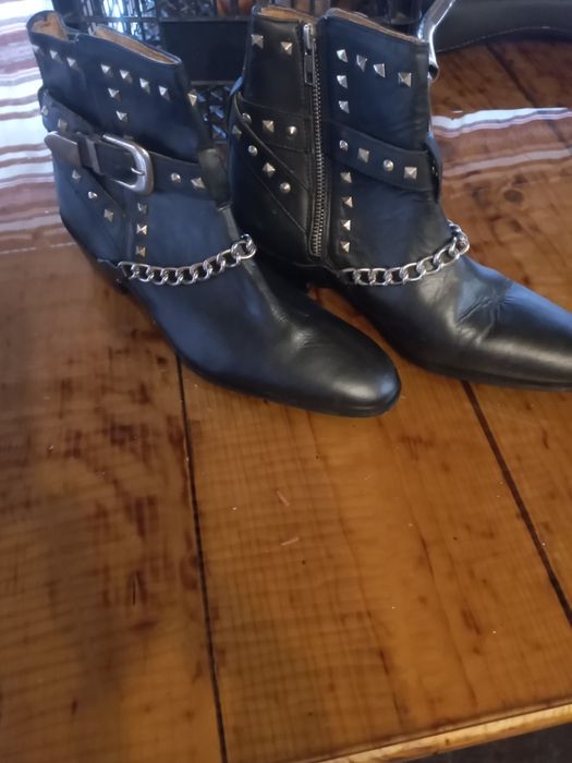 Взуття із натуральної шкіри