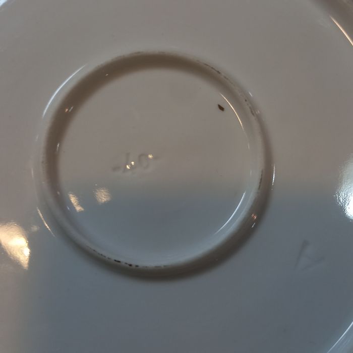 Vista Alegre cachepot marca 1881