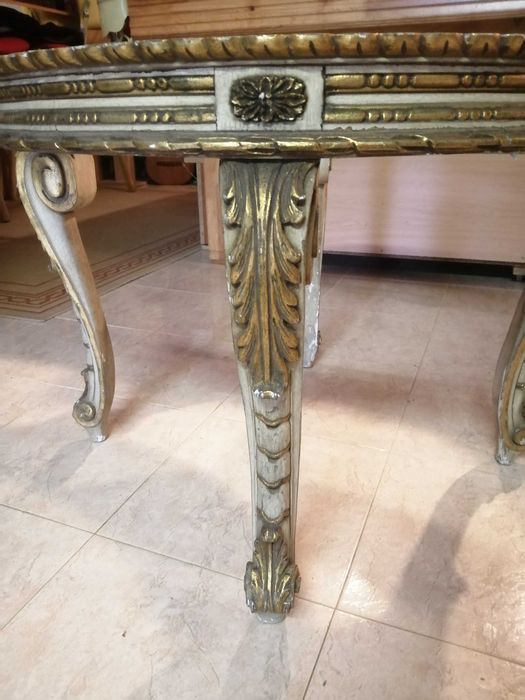 Mesa de centro com pedra mármore