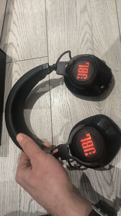 Sluchawki jbl quantum 600 oraz 610 wyrwane mikrifony