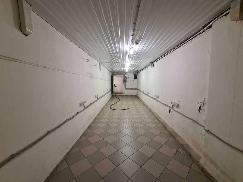 Склад 50 м² — сухий, теплий і без тарганів!