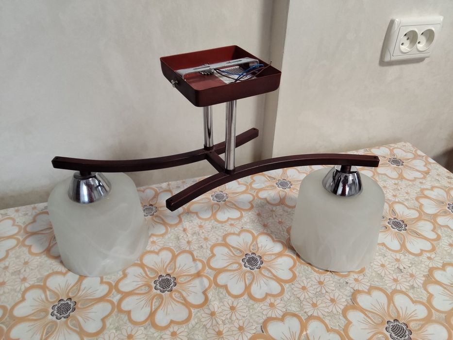 Люстра б.у. гарний стан