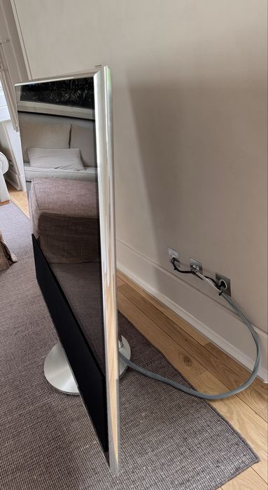 Bang & Olufsen BeoVision Avant 55” com Base Motorizada Original – Imagem Perfeita, Som com Avaria - Inclui comando original