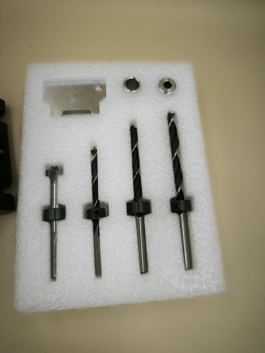 Szablon wzornik regulowany do mimośrodów połączenia niewidoczne