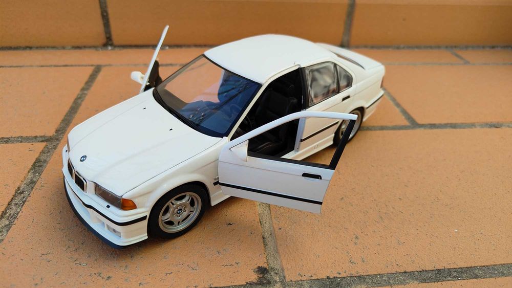 BMW M3 Sedan E36 UT Models 1/18