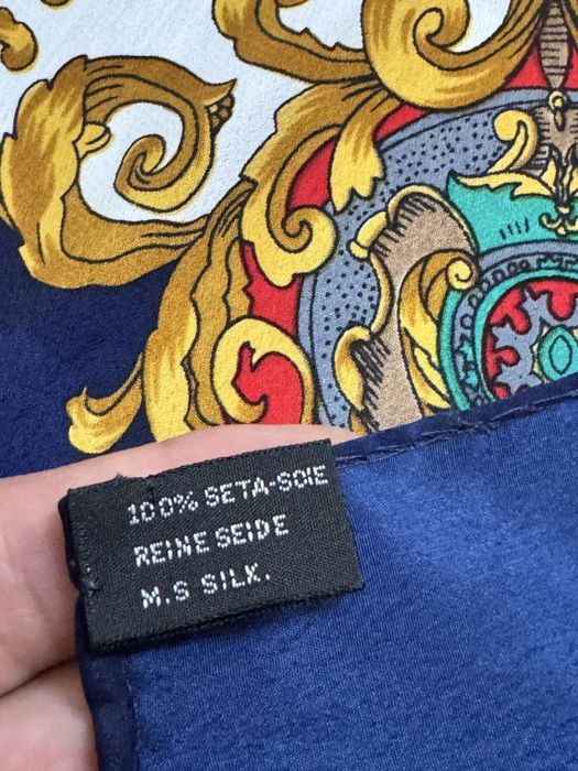 Гарна  вінтажна шовкова  хустка від Hermès