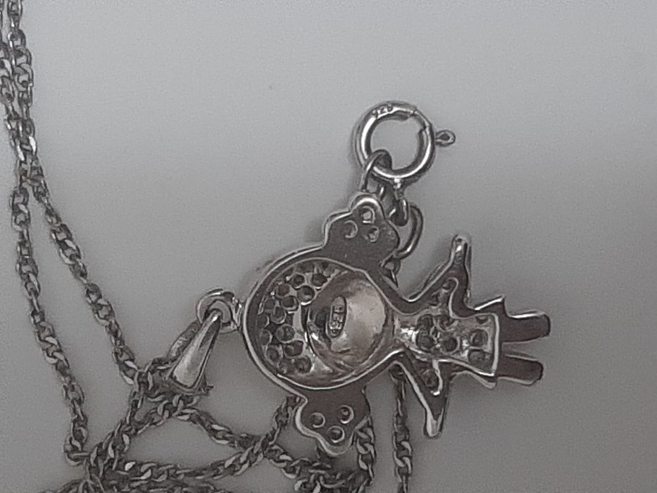 Colar com pengente,prata