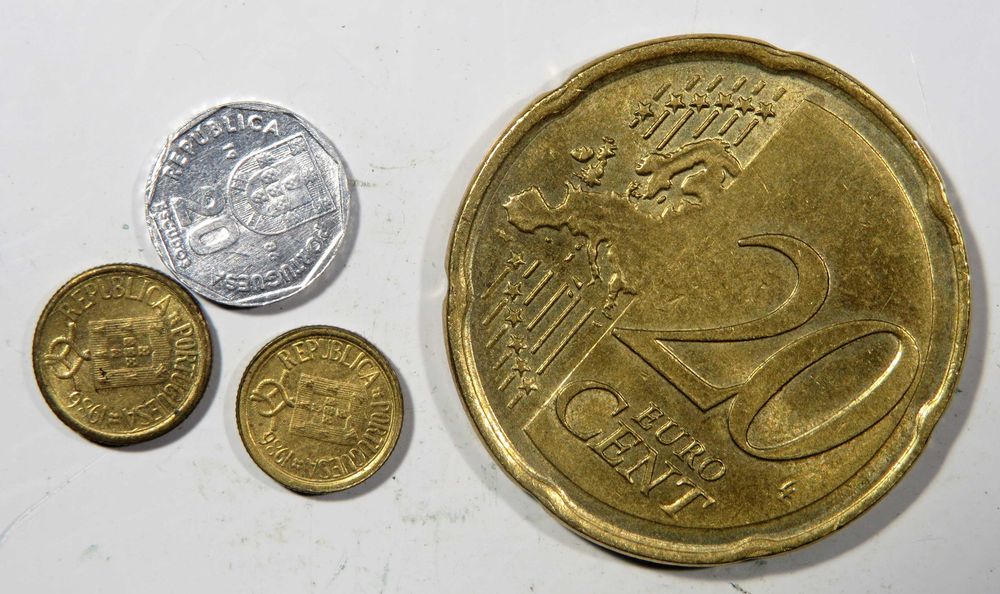 Moedas Republica Portuguesa. - 3 Miniaturas ( 5, 10 e 20$ ) muito bem acabadas - SÓ 5€