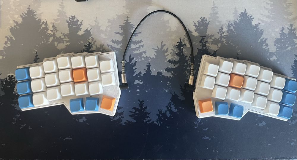 Corne split keyboard64738621163265123