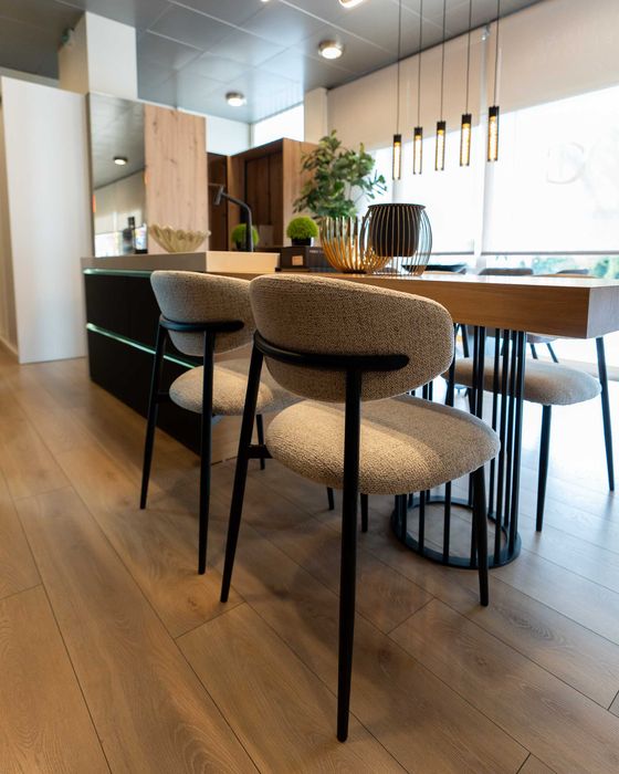 Cozinha de exposição moderna com eletrodomésticos – oportunidade