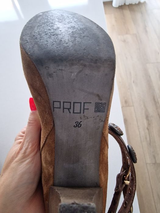 Botas Prof pele tamanho 36 novas (equivalente a tamanho 37)