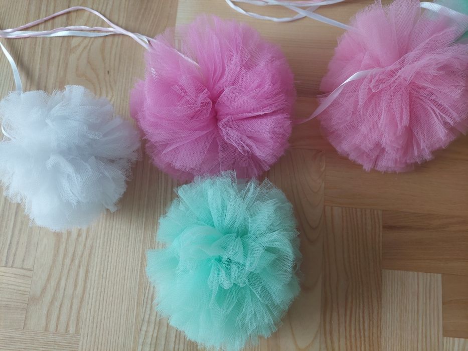 Tiulowe pompony 9 szt