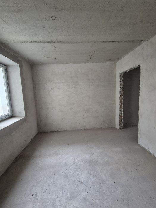 Двокімнатна квартира в зданому будинку!