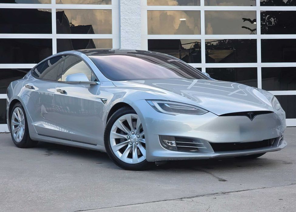 Tesla Model S 100D      2017