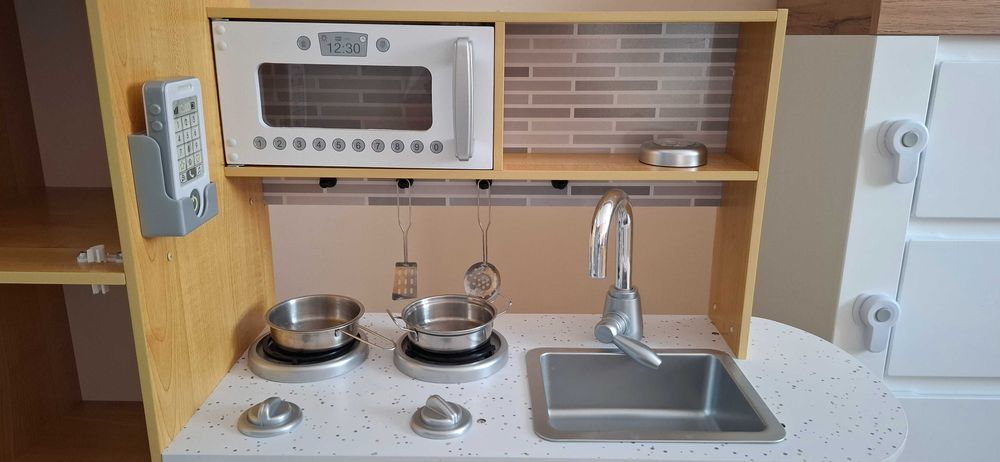 Duza kuchnia drewniana