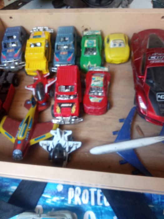 Três jeep e mota Racing! Brinquedos!