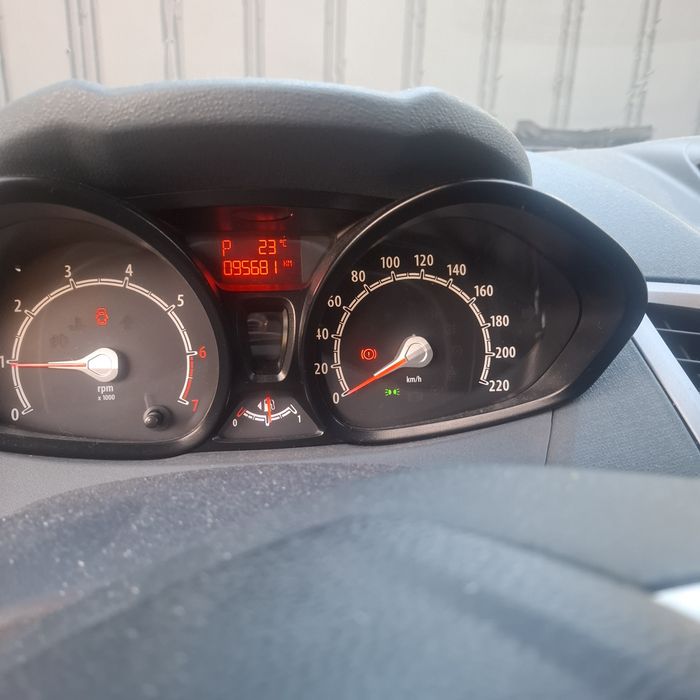 FORD FIESTA 2011 VIN WF0JXXGAJJBL66382 фото оголошення 3 з 5