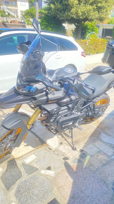 Voge 900dsx como nova