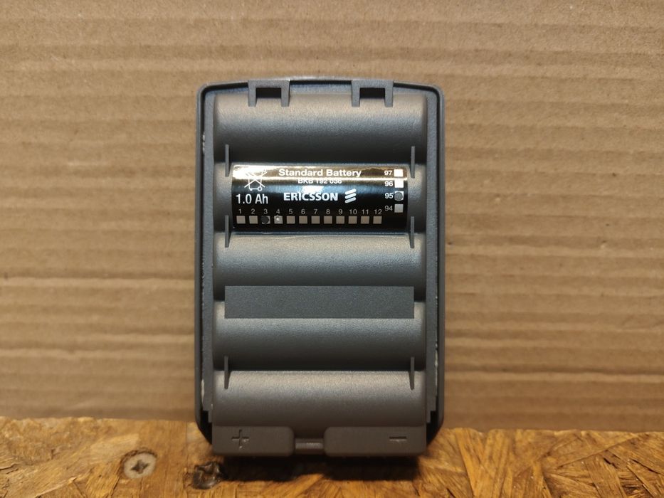 Kolekcjonerski telefon Ericsson FH212 P, 1995 rok