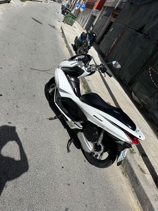 Vendo Pcx 2011 em muito bom estado