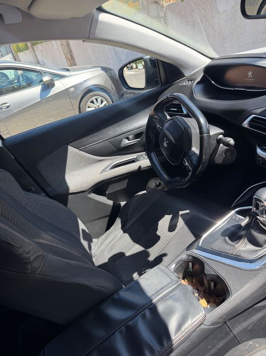 Vendo Peuggeot 5008, 2018, 7 lugares, manual a diesel