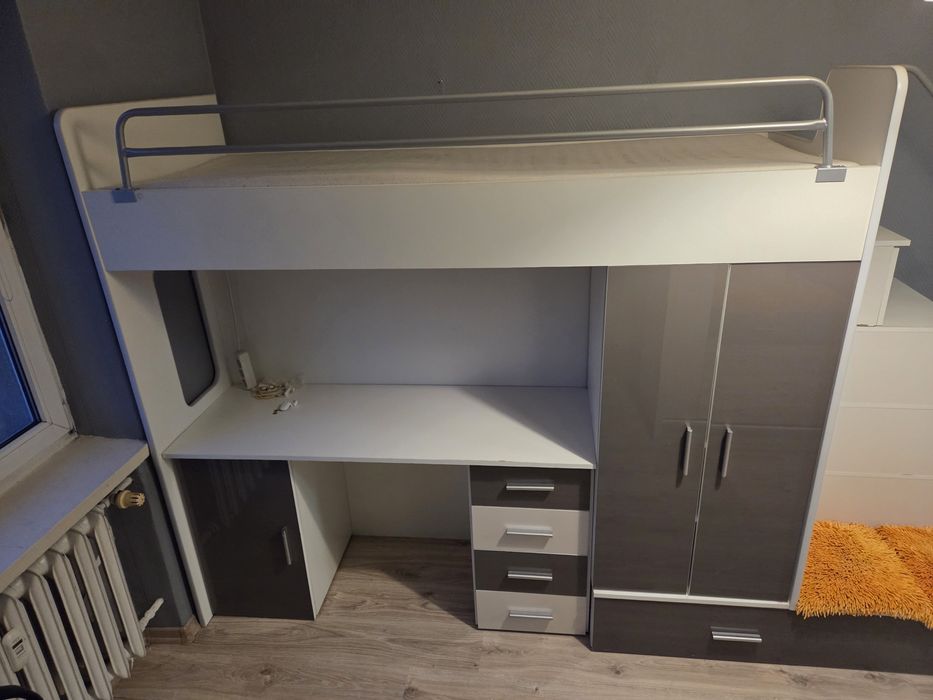 Łóżko piętrowe i meblościanka z biurkiem
