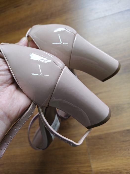 Buty na obcasie Next 39
