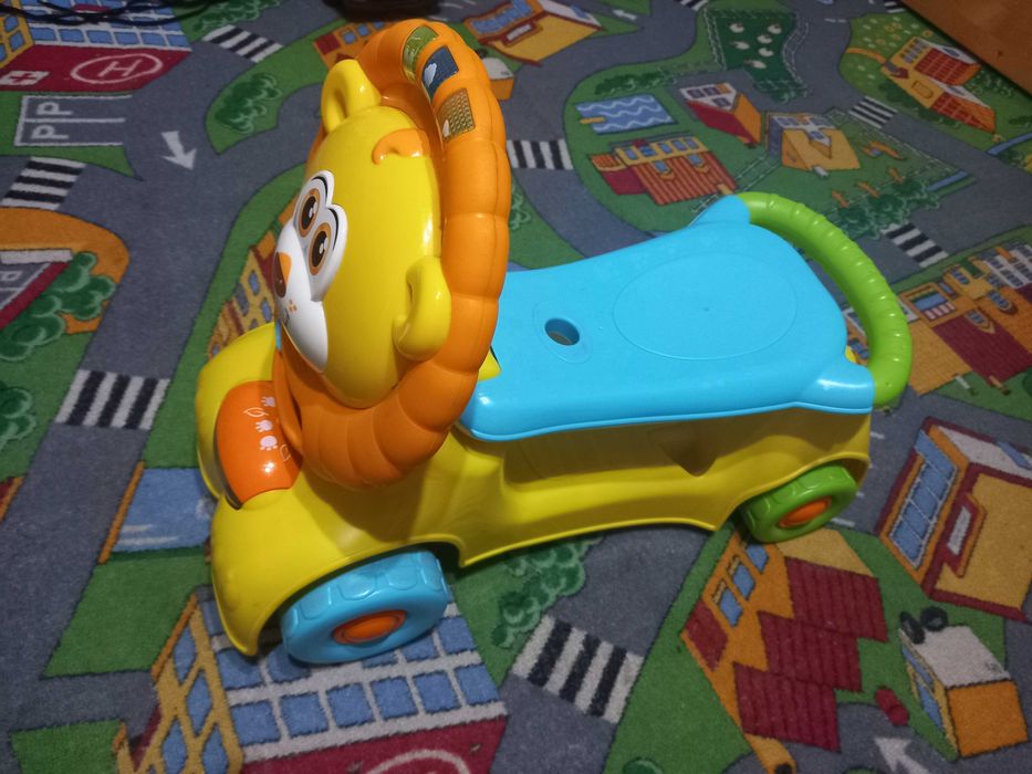 Chodzik, jeździk i hulajnoga,