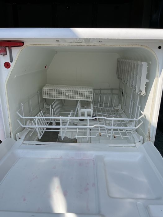 Посудомиїчна машина Електролюкс ESF2410