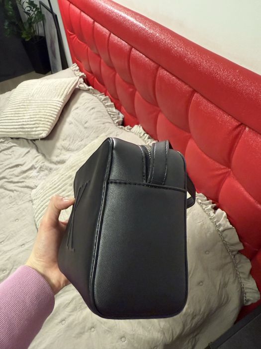 Сумка через плече  Calvin Klein