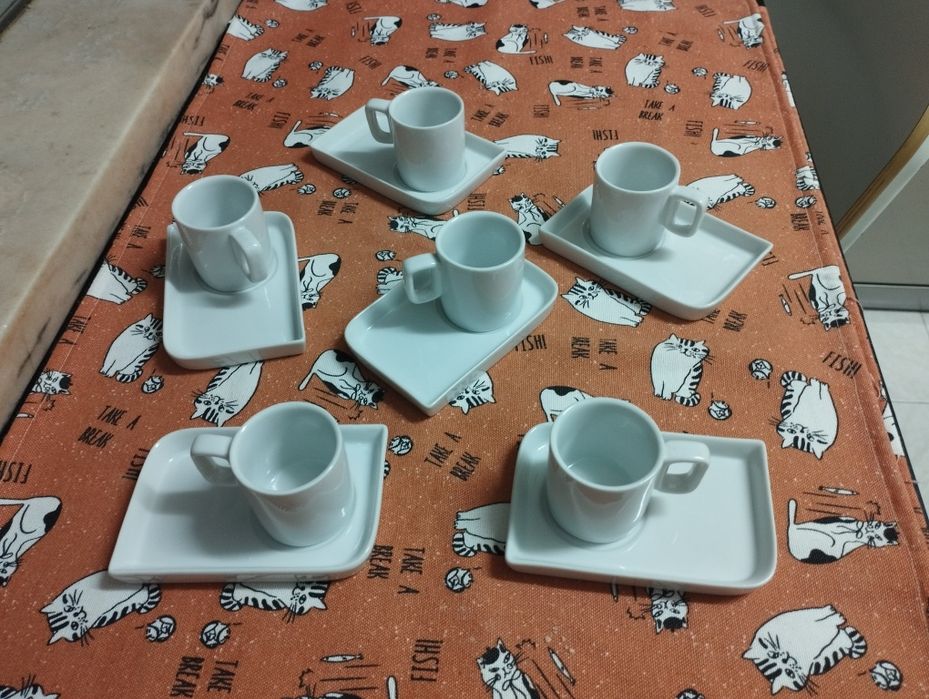 Conjunto 6 chávenas de café com pires