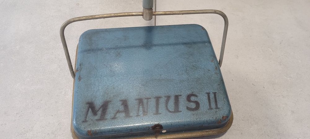 Ręczny odkurzacz Maniuś unikat