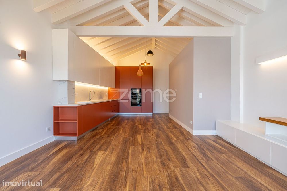 Apartamento T2 Novo Último Andar, Centro Histórico De Viana!