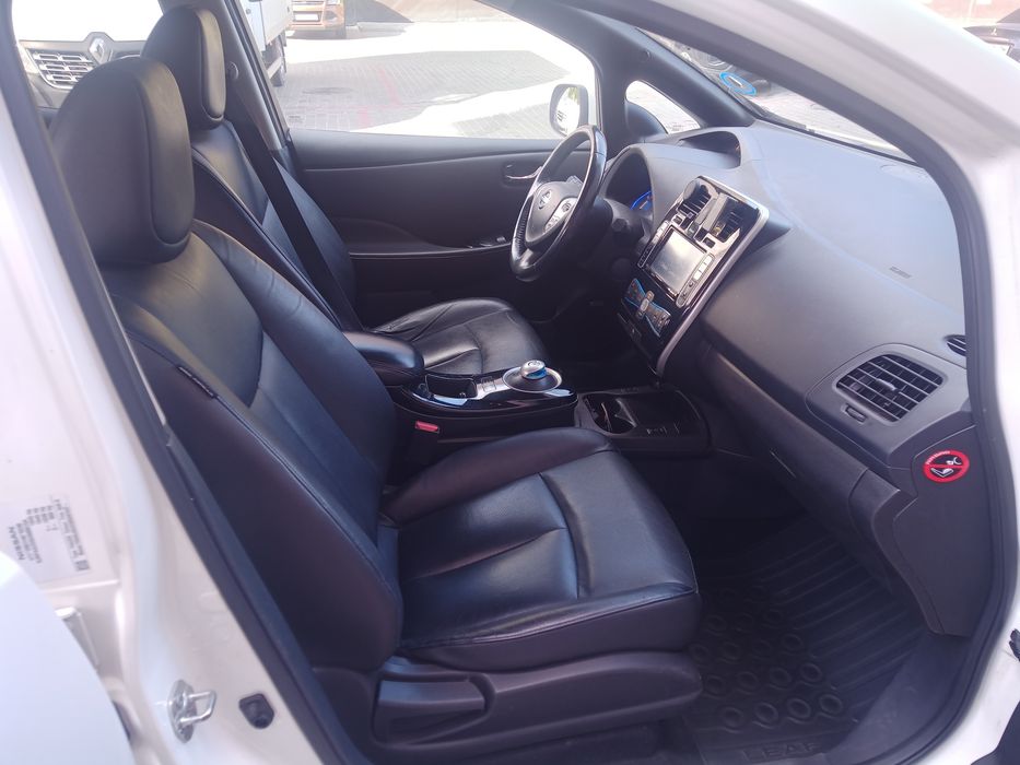 Оренда автомобіля Nissan Leaf 2013 Р. 500 гривень.