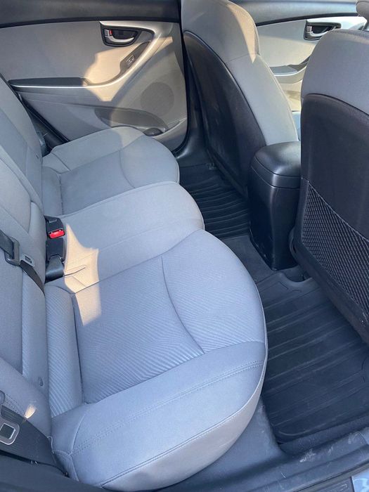 Hyundai Elantra 2012