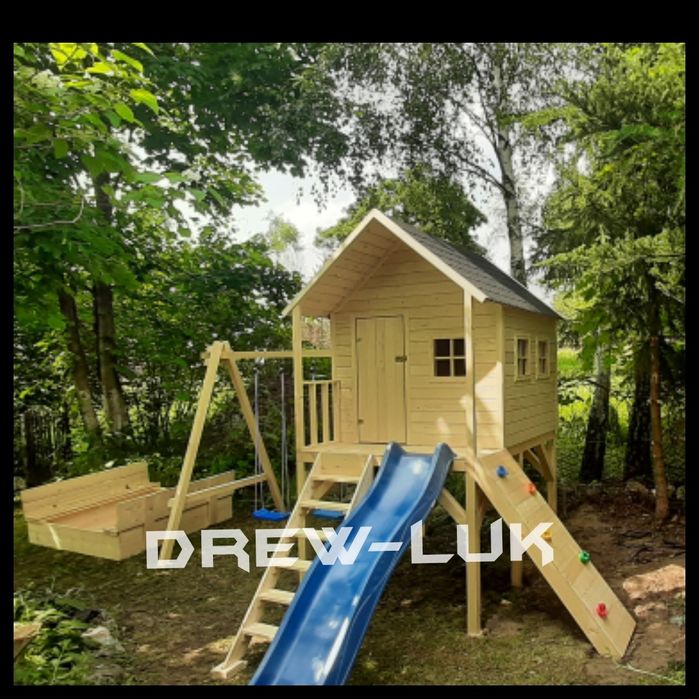 Drewniany duży domek dla dzieci