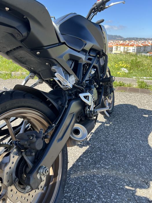 Honda cb125r em excelente estado