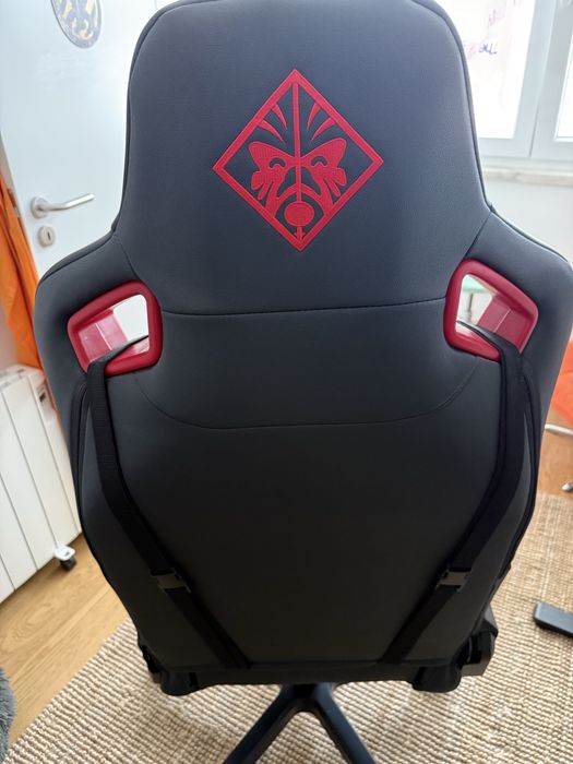 Cadeira Gaming HP OMEN Citadel, semi nova