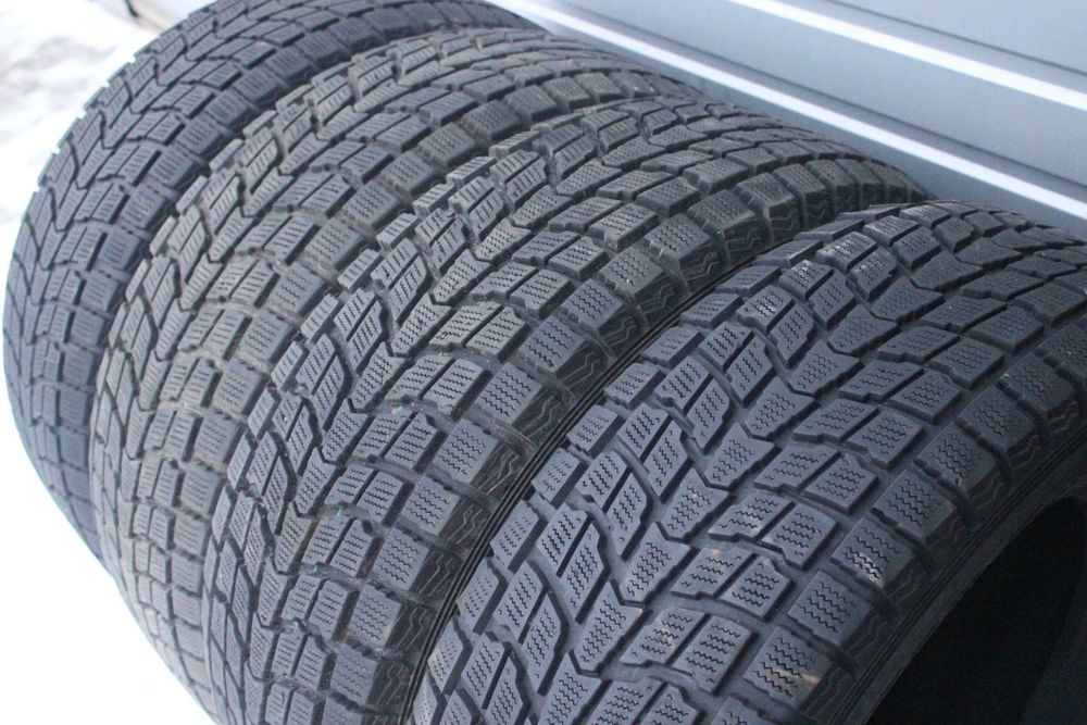 265-65-R17 DUNLOP GRANDTREK SJ6 поштуно\парой зимней резины JAPAN