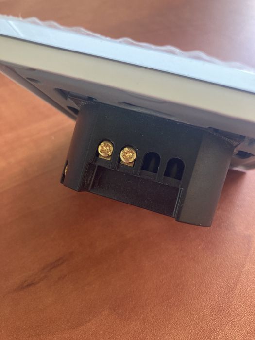 Włącznik dotykowy wifi biały pojedynczy led szkło