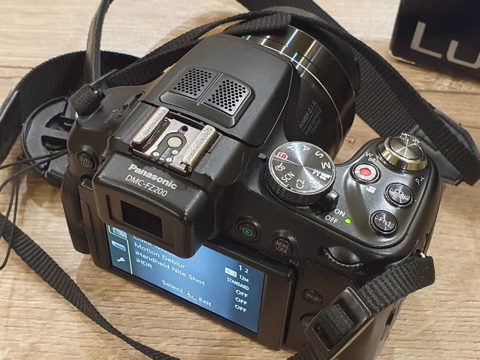 Вінтажний цифровий фотоапарат / Мильниця нульових Y2K ( Nikon ,Kodak, Lumix)
