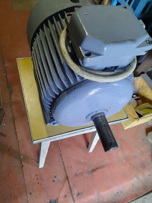 Ел.двигуни 220/380В.